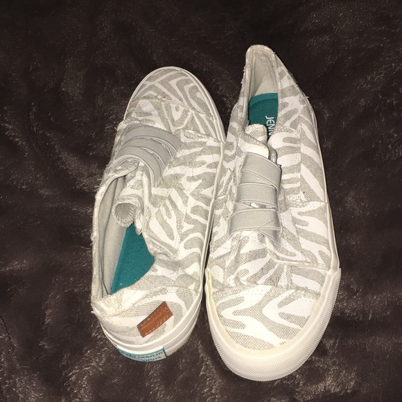 Shoes - Picture 1 of 1